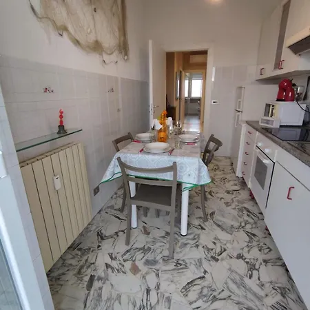 Casa Di Jole Sole E Mare Savona