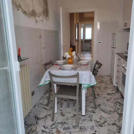 Casa Di Jole Sole E Mare Апартаменты Савона